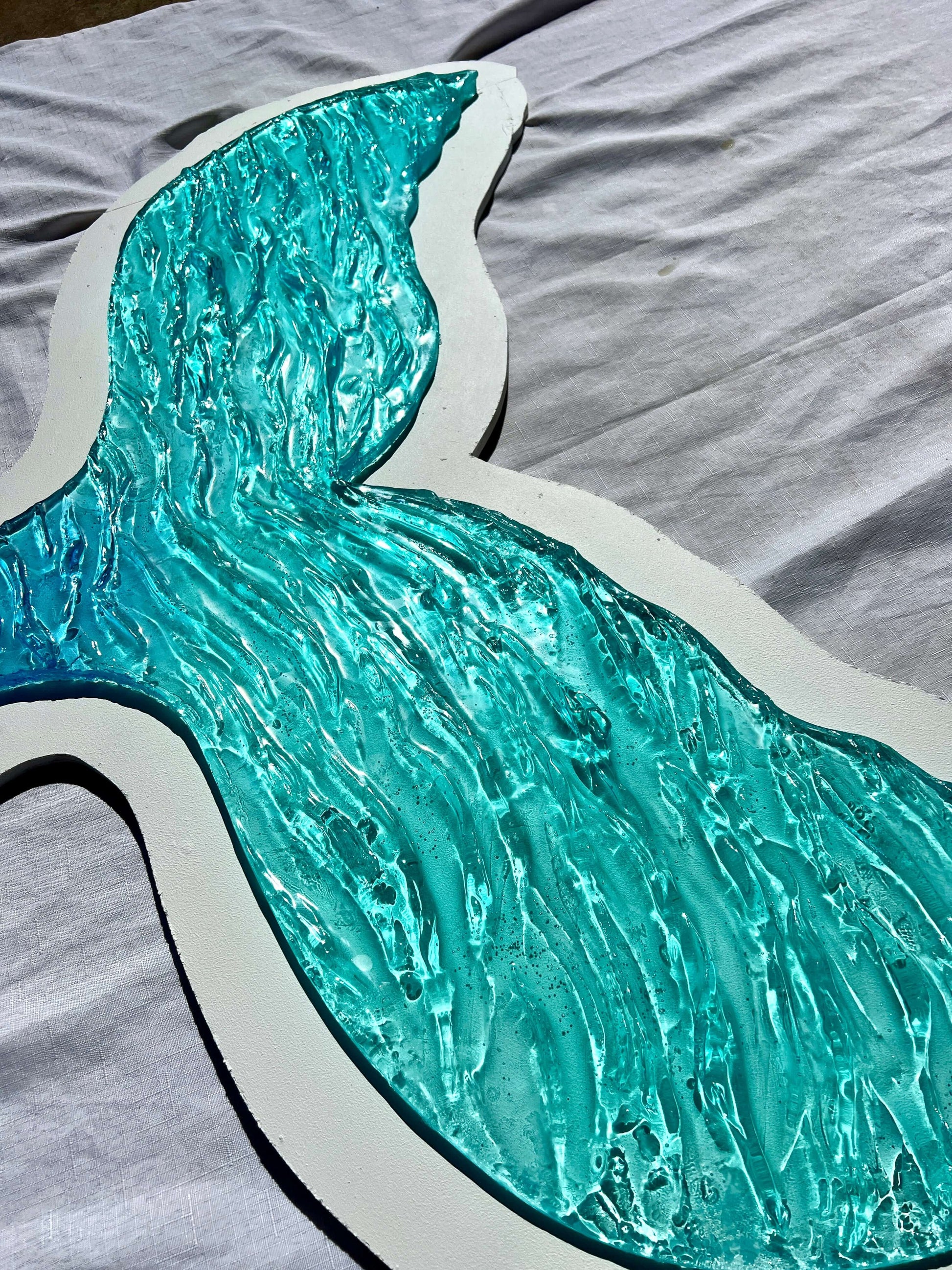 Charcuterie, Cheeseboard, Cheese, Platter, Gifting, Engraving, Personalised, Gift, Handmade, Resin, Ocean-Art, Resin-Waves, resin-art, resin-sculpture, resin-ocean, water, water-art, moving-water-art, sculpture, clear-resin-water, resin-water, resin-artis