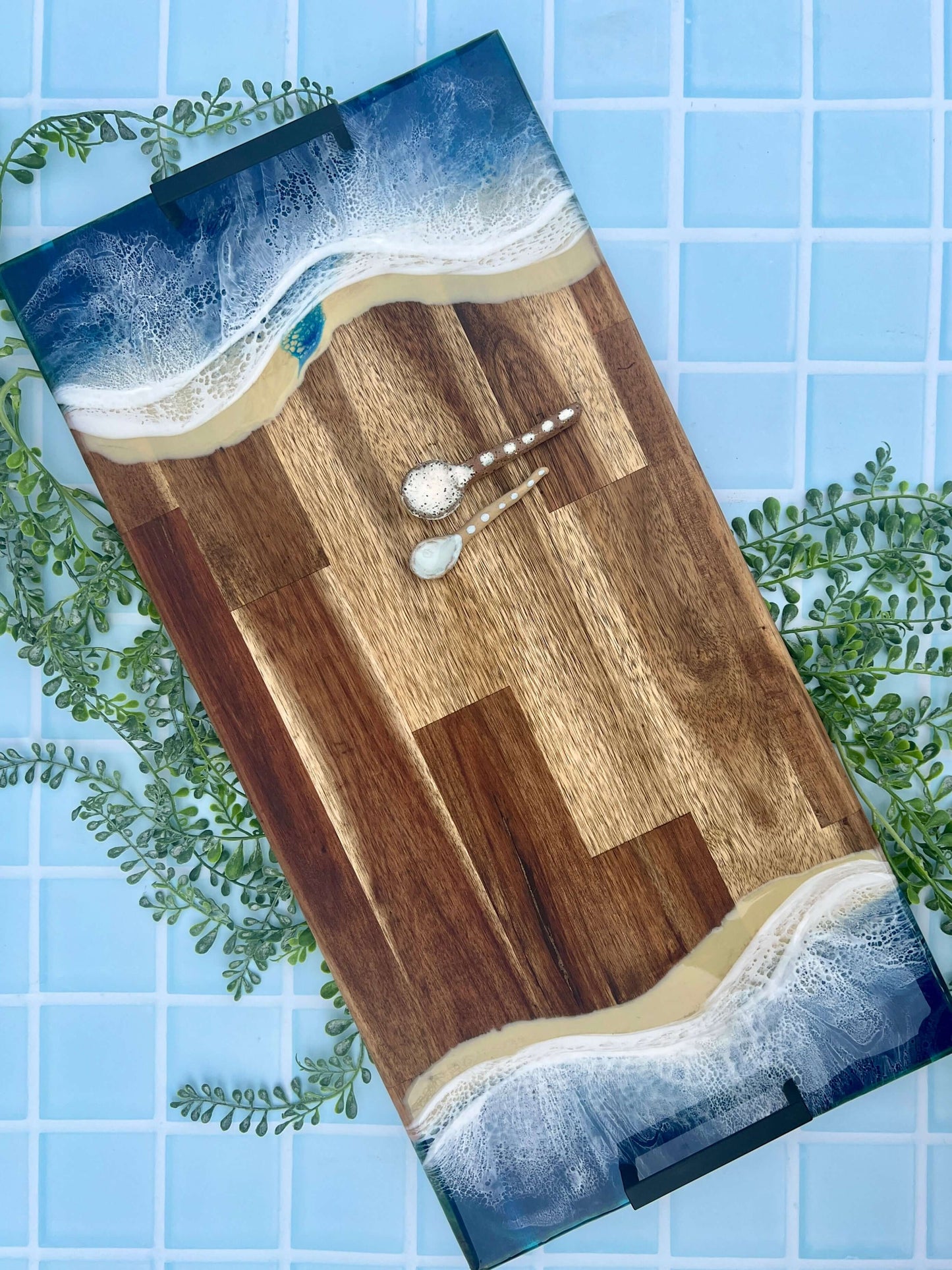 Charcuterie, Cheeseboard, Cheese, Platter, Gifting, Engraving, Personalised, Gift, Handmade, Resin, Ocean-Art, Resin-Waves, the-fifth-design, made-to-order - resin-cheeseboard, resin-gift, resin-art, resin-platter, resin-charcuterie, resin-serving-platter