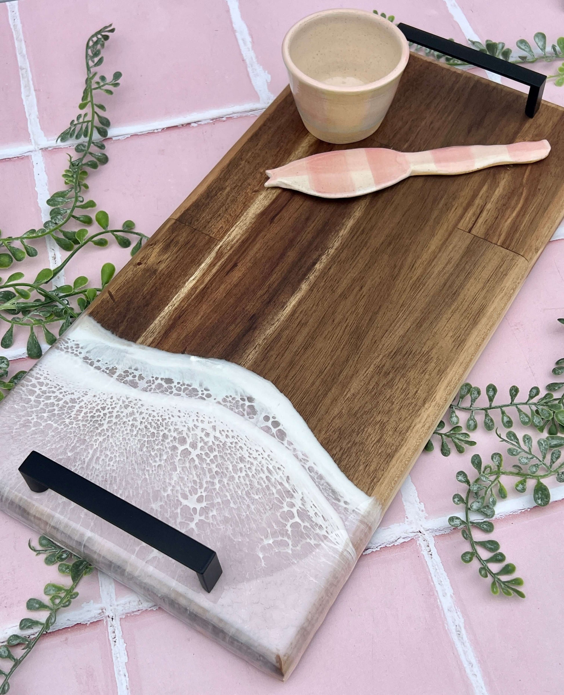 Charcuterie, Cheeseboard, Cheese, Platter, Gifting, Engraving, Personalised, Gift, Handmade, Resin, Ocean-Art, Resin-Waves, the-fifth-design, made-to-order - resin-cheeseboard, resin-gift, resin-art, resin-platter, resin-charcuterie, resin-serving-platter
