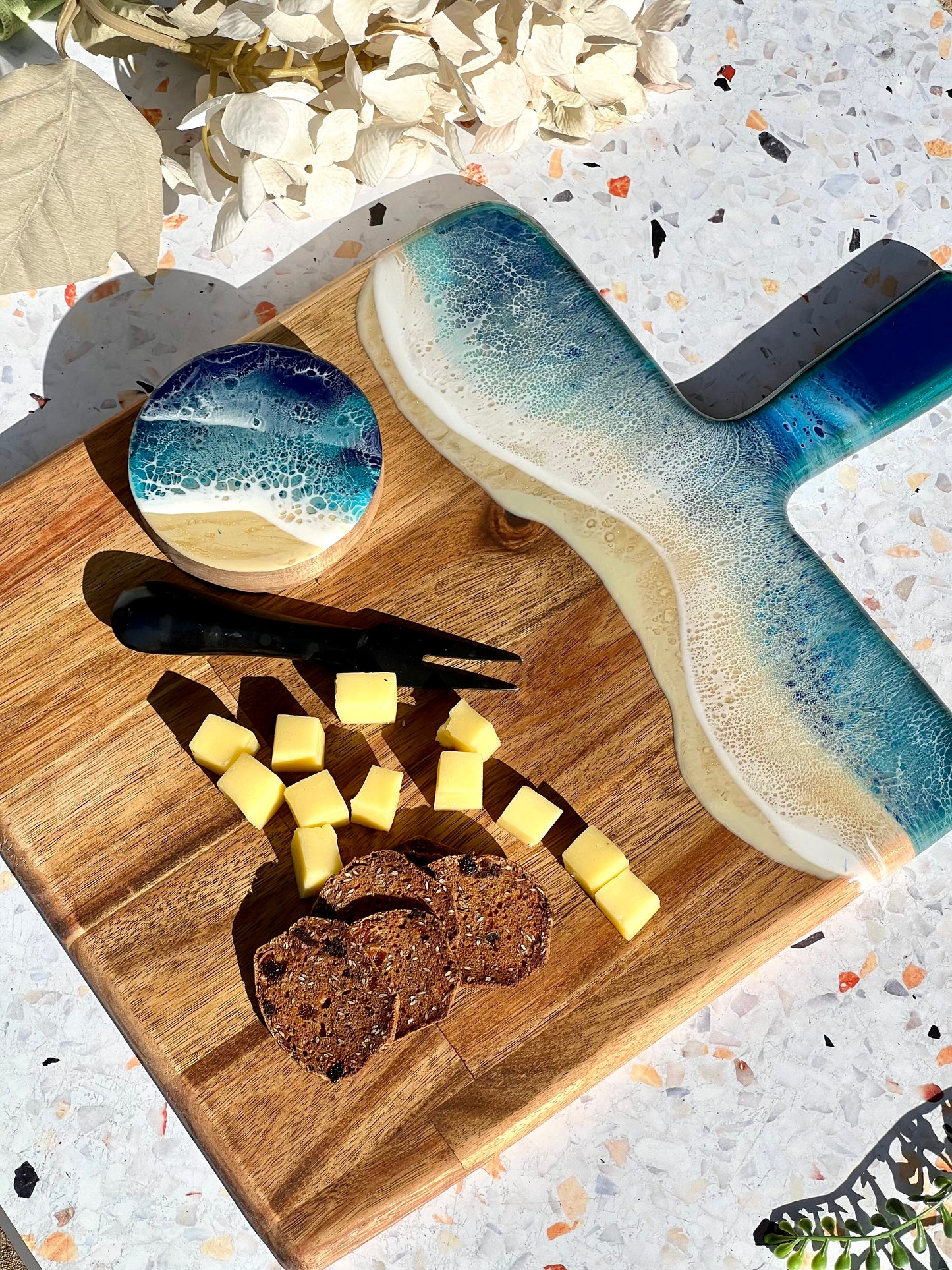 Charcuterie, Cheeseboard, Cheese, Platter, Gifting, Engraving, Personalised, Gift, Handmade, Resin, Ocean-Art, Resin-Waves, the-fifth-design, made-to-order - resin-cheeseboard, resin-gift, resin-art, resin-platter, resin-charcuterie, resin-serving-platter