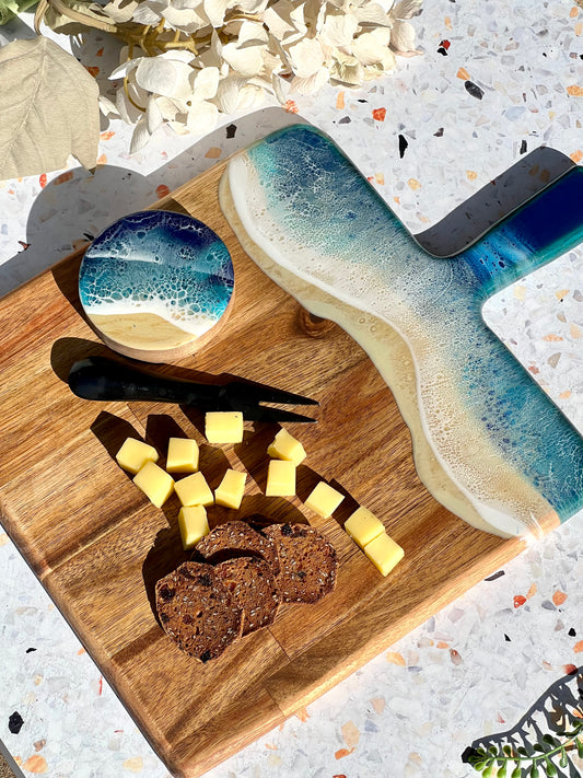 Charcuterie, Cheeseboard, Cheese, Platter, Gifting, Engraving, Personalised, Gift, Handmade, Resin, Ocean-Art, Resin-Waves, the-fifth-design, made-to-order - resin-cheeseboard, resin-gift, resin-art, resin-platter, resin-charcuterie, resin-serving-platter