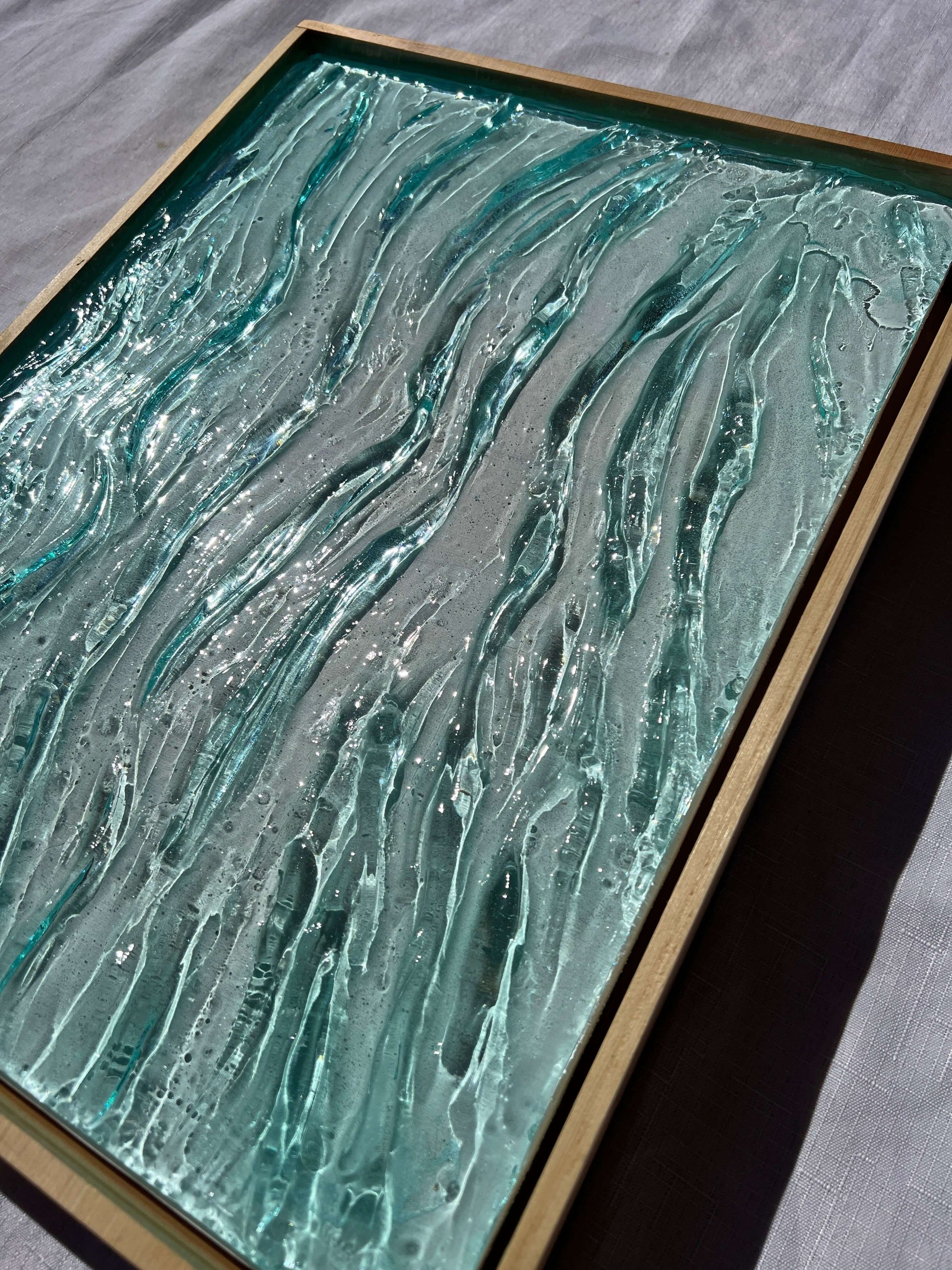 Charcuterie, Cheeseboard, Cheese, Platter, Gifting, Engraving, Personalised, Gift, Handmade, Resin, Ocean-Art, Resin-Waves, resin-art, resin-sculpture, resin-ocean, water, water-art, moving-water-art, sculpture, clear-resin-water, resin-water, resin-artis