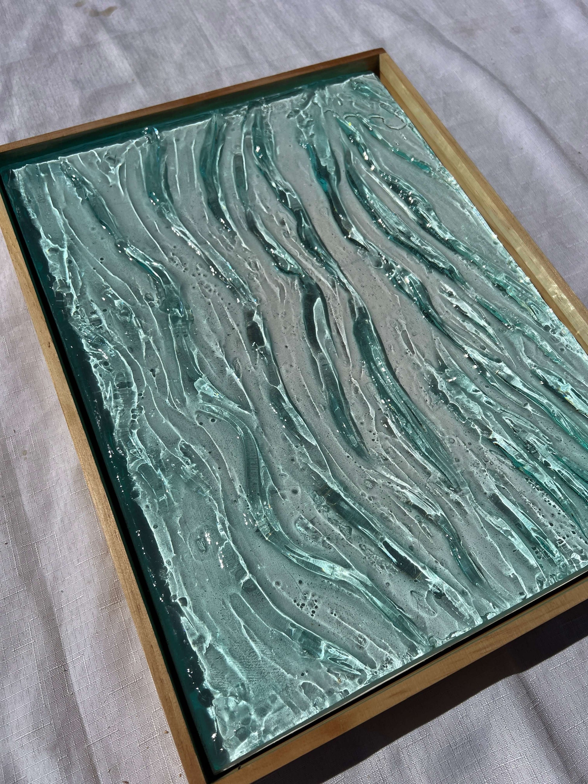 Charcuterie, Cheeseboard, Cheese, Platter, Gifting, Engraving, Personalised, Gift, Handmade, Resin, Ocean-Art, Resin-Waves, resin-art, resin-sculpture, resin-ocean, water, water-art, moving-water-art, sculpture, clear-resin-water, resin-water, resin-artis