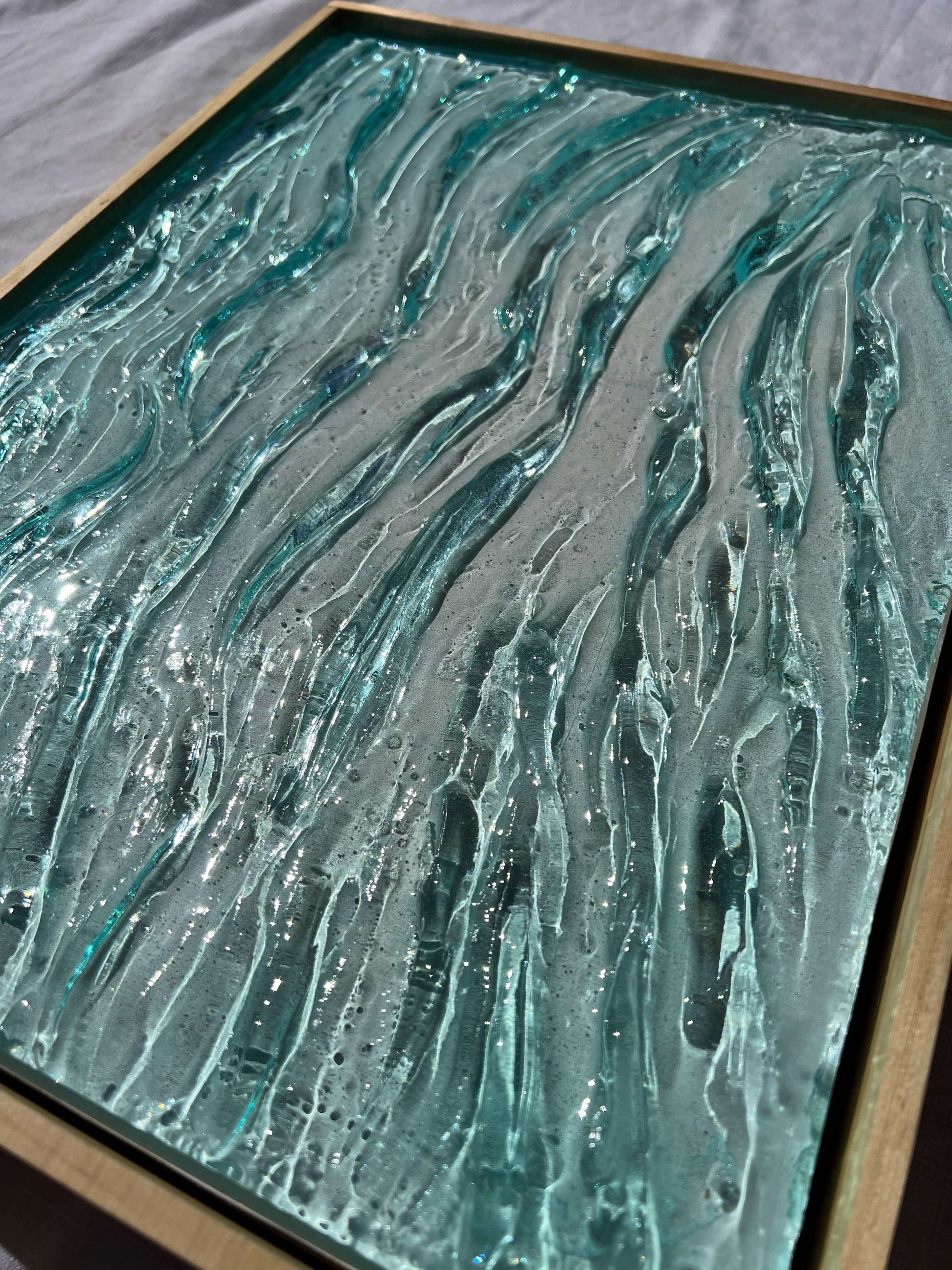 Charcuterie, Cheeseboard, Cheese, Platter, Gifting, Engraving, Personalised, Gift, Handmade, Resin, Ocean-Art, Resin-Waves, resin-art, resin-sculpture, resin-ocean, water, water-art, moving-water-art, sculpture, clear-resin-water, resin-water, resin-artis