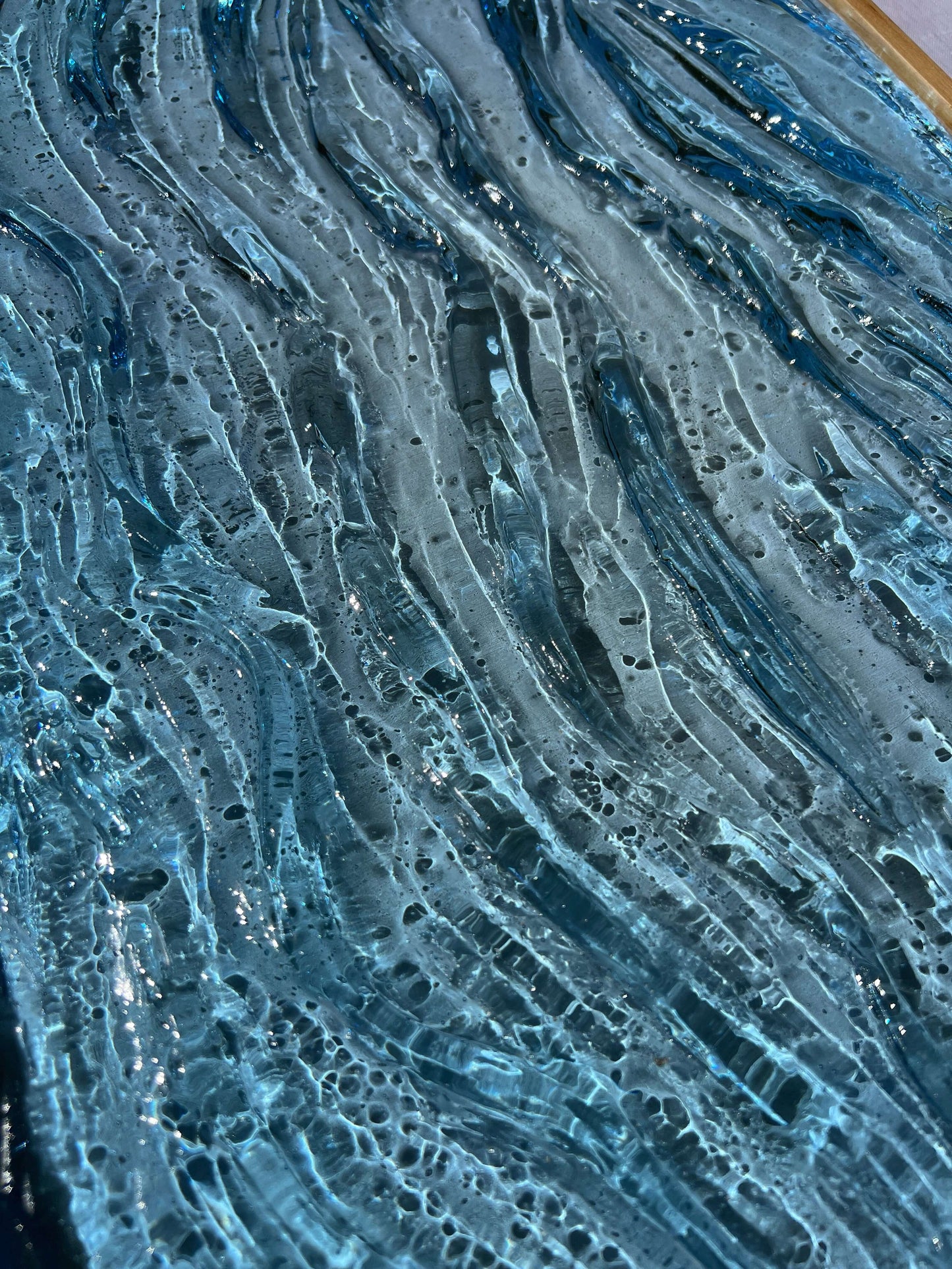 Charcuterie, Cheeseboard, Cheese, Platter, Gifting, Engraving, Personalised, Gift, Handmade, Resin, Ocean-Art, Resin-Waves, resin-art, resin-sculpture, resin-ocean, water, water-art, moving-water-art, sculpture, clear-resin-water, resin-water, resin-artis