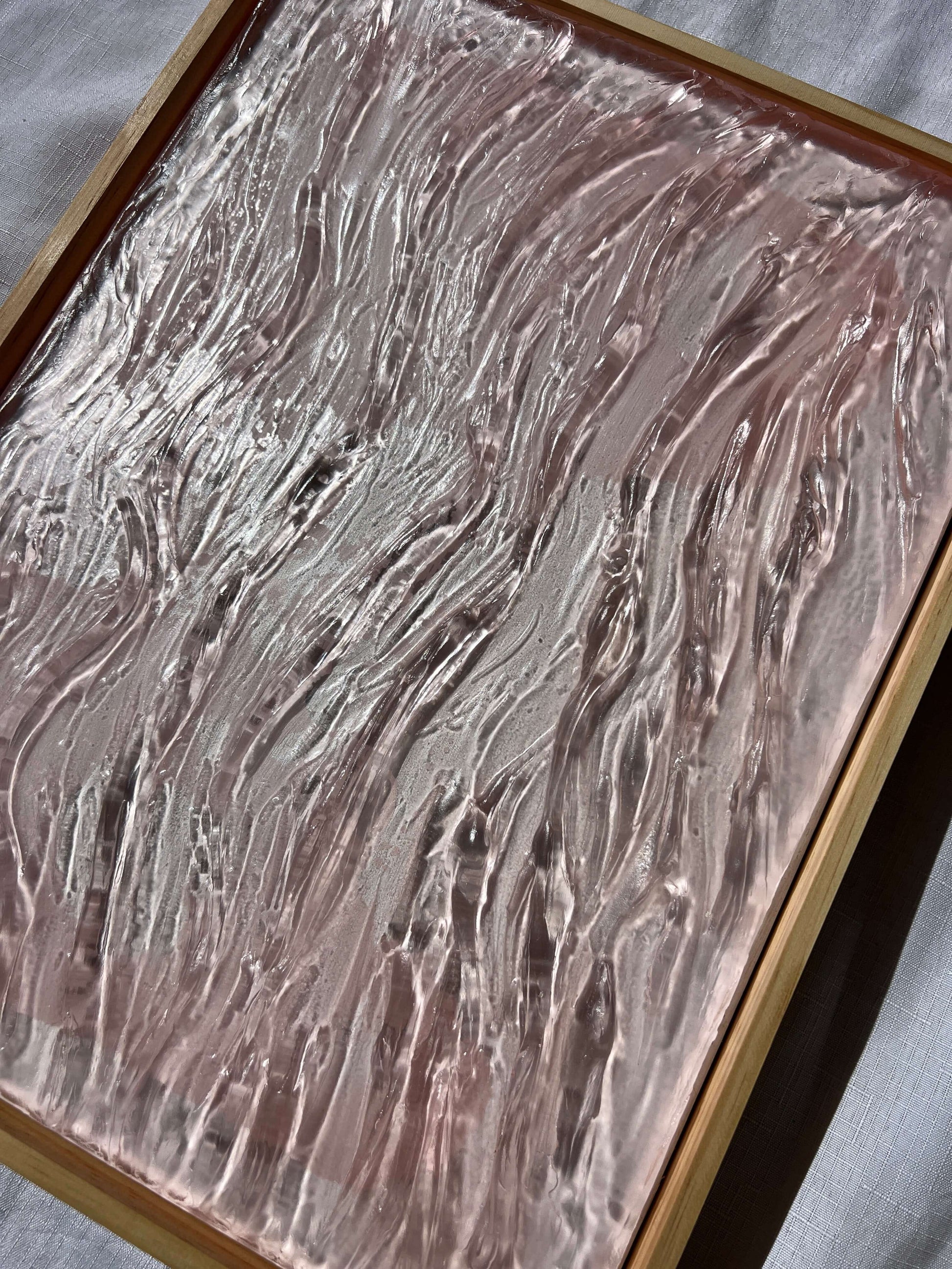 Charcuterie, Cheeseboard, Cheese, Platter, Gifting, Engraving, Personalised, Gift, Handmade, Resin, Ocean-Art, Resin-Waves, resin-art, resin-sculpture, resin-ocean, water, water-art, moving-water-art, sculpture, clear-resin-water, resin-water, resin-artis