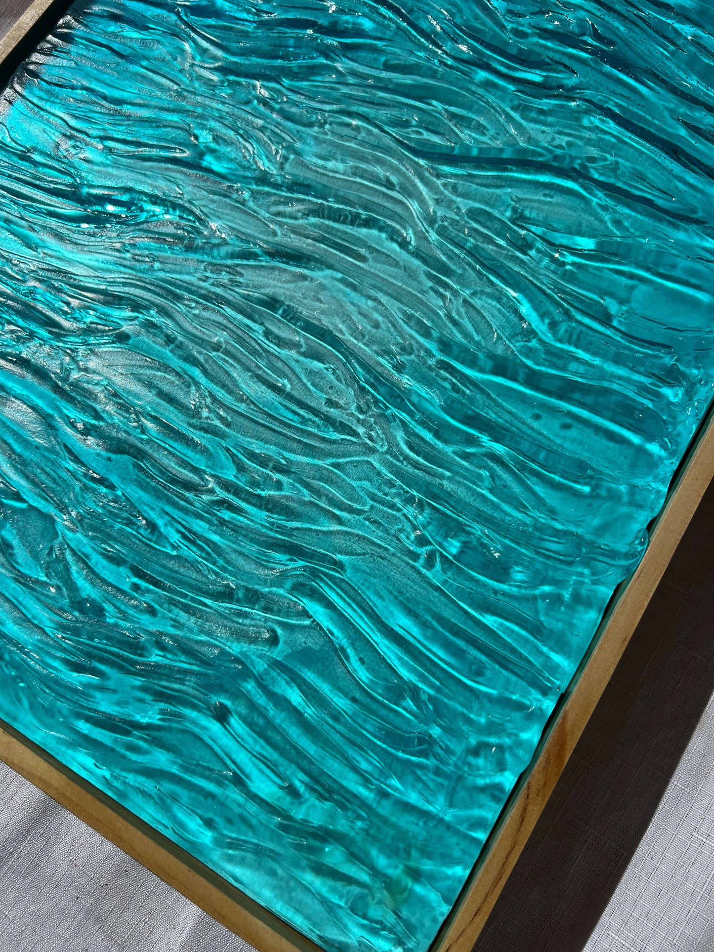 Charcuterie, Cheeseboard, Cheese, Platter, Gifting, Engraving, Personalised, Gift, Handmade, Resin, Ocean-Art, Resin-Waves, resin-art, resin-sculpture, resin-ocean, water, water-art, moving-water-art, sculpture, clear-resin-water, resin-water, resin-artis