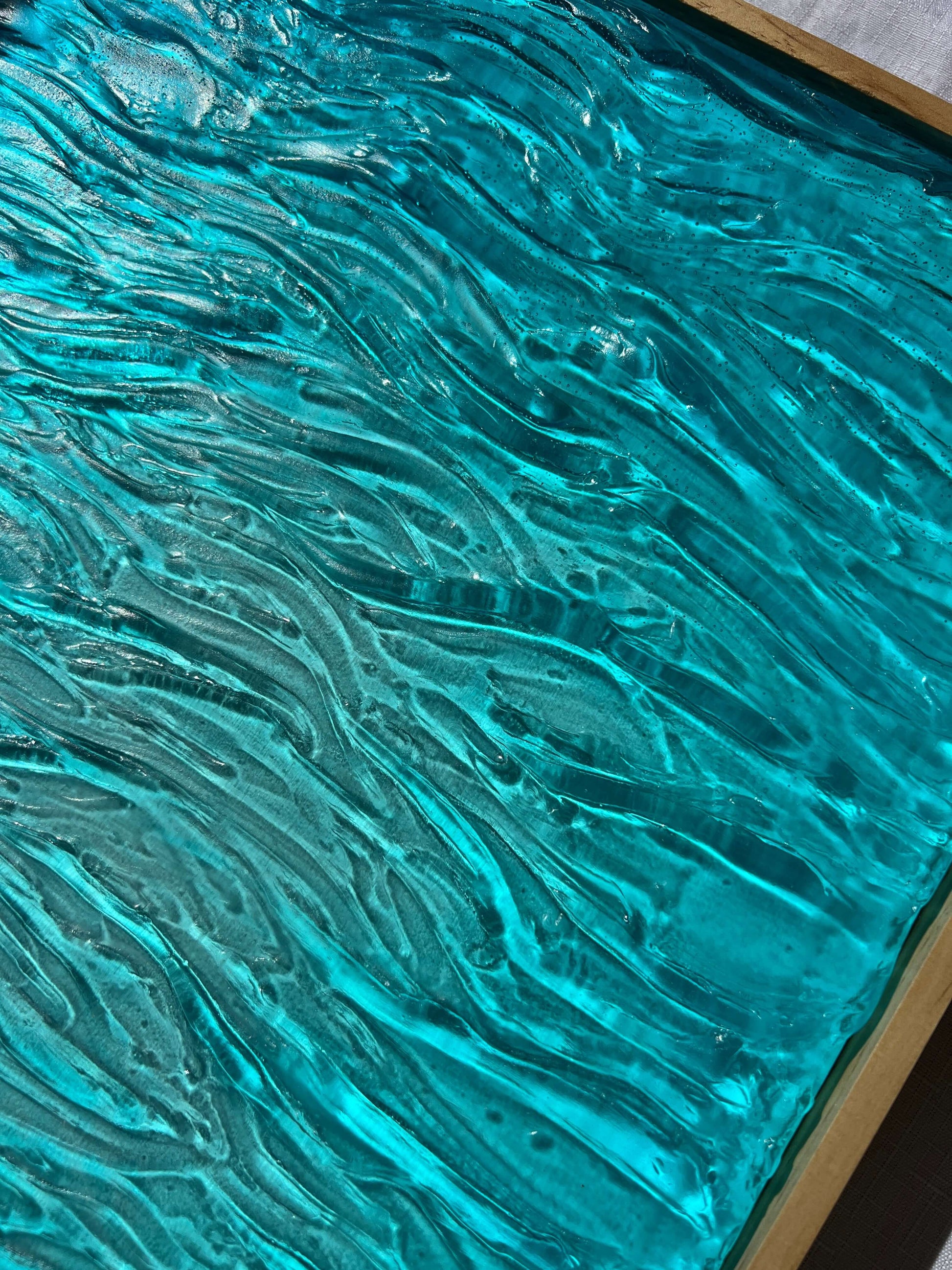 Charcuterie, Cheeseboard, Cheese, Platter, Gifting, Engraving, Personalised, Gift, Handmade, Resin, Ocean-Art, Resin-Waves, resin-art, resin-sculpture, resin-ocean, water, water-art, moving-water-art, sculpture, clear-resin-water, resin-water, resin-artis