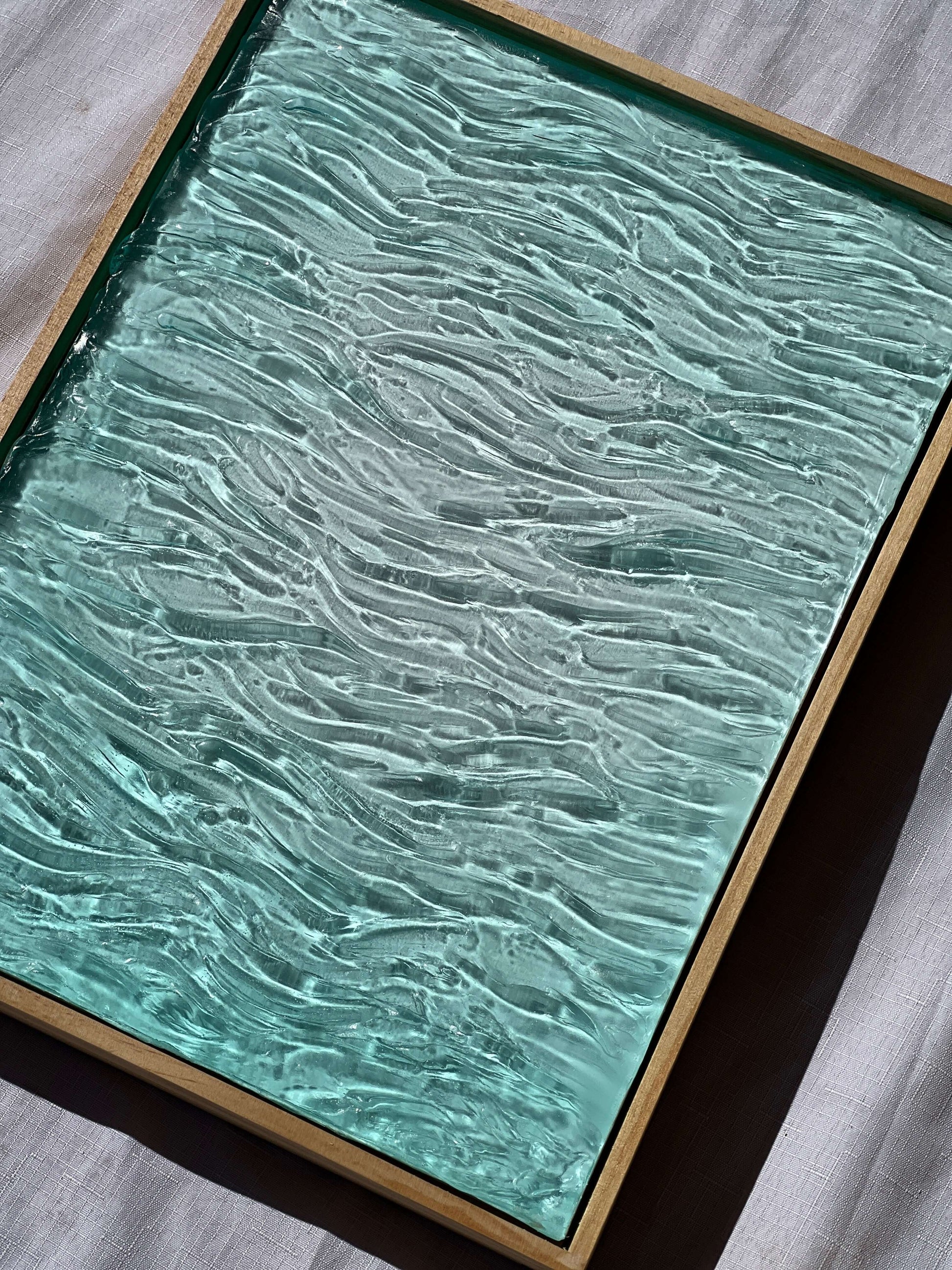 Charcuterie, Cheeseboard, Cheese, Platter, Gifting, Engraving, Personalised, Gift, Handmade, Resin, Ocean-Art, Resin-Waves, resin-art, resin-sculpture, resin-ocean, water, water-art, moving-water-art, sculpture, clear-resin-water, resin-water, resin-artis