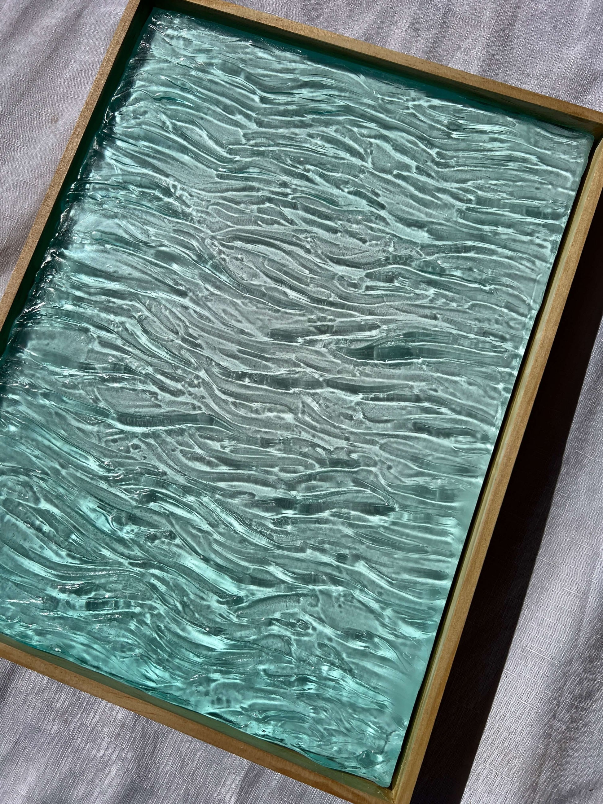 Charcuterie, Cheeseboard, Cheese, Platter, Gifting, Engraving, Personalised, Gift, Handmade, Resin, Ocean-Art, Resin-Waves, resin-art, resin-sculpture, resin-ocean, water, water-art, moving-water-art, sculpture, clear-resin-water, resin-water, resin-artis