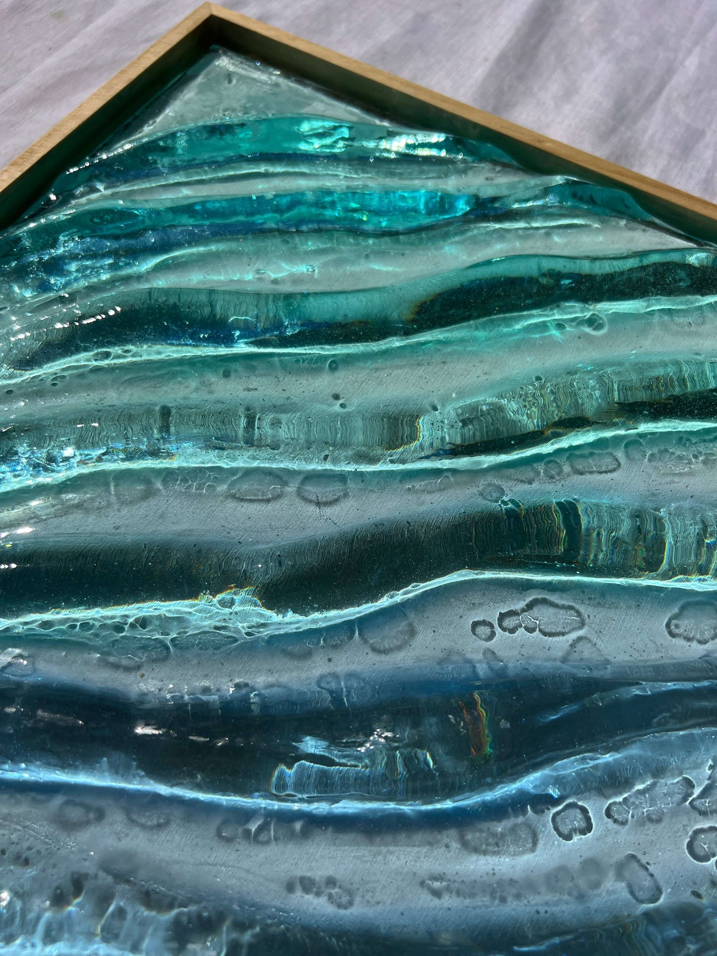 Charcuterie, Cheeseboard, Cheese, Platter, Gifting, Engraving, Personalised, Gift, Handmade, Resin, Ocean-Art, Resin-Waves, resin-art, resin-sculpture, resin-ocean, water, water-art, moving-water-art, sculpture, clear-resin-water, resin-water, resin-artis