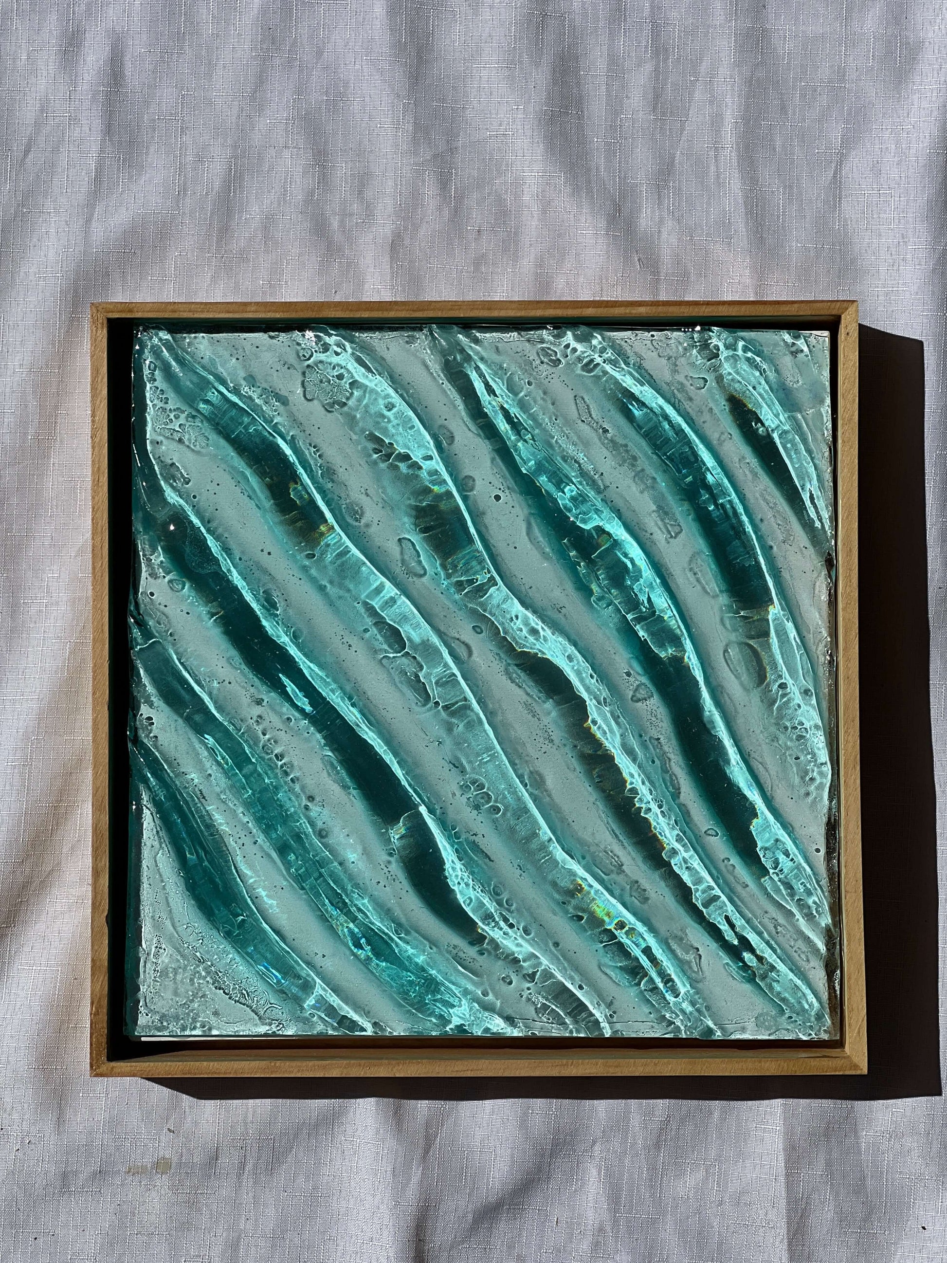Charcuterie, Cheeseboard, Cheese, Platter, Gifting, Engraving, Personalised, Gift, Handmade, Resin, Ocean-Art, Resin-Waves, resin-art, resin-sculpture, resin-ocean, water, water-art, moving-water-art, sculpture, clear-resin-water, resin-water, resin-artis