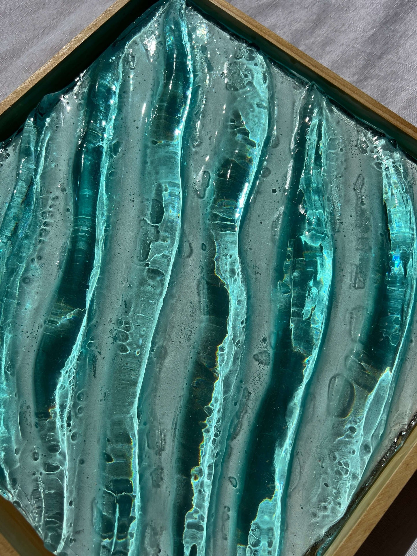 Charcuterie, Cheeseboard, Cheese, Platter, Gifting, Engraving, Personalised, Gift, Handmade, Resin, Ocean-Art, Resin-Waves, resin-art, resin-sculpture, resin-ocean, water, water-art, moving-water-art, sculpture, clear-resin-water, resin-water, resin-artis