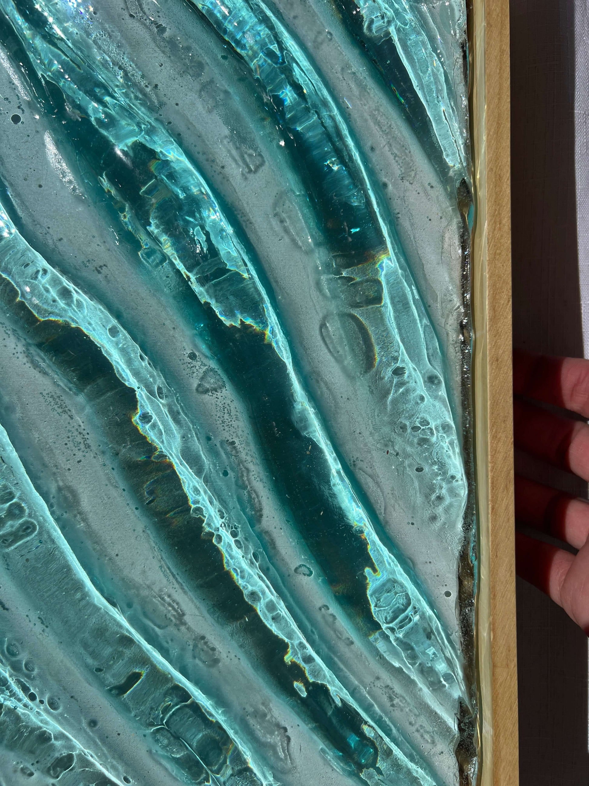 Charcuterie, Cheeseboard, Cheese, Platter, Gifting, Engraving, Personalised, Gift, Handmade, Resin, Ocean-Art, Resin-Waves, resin-art, resin-sculpture, resin-ocean, water, water-art, moving-water-art, sculpture, clear-resin-water, resin-water, resin-artis