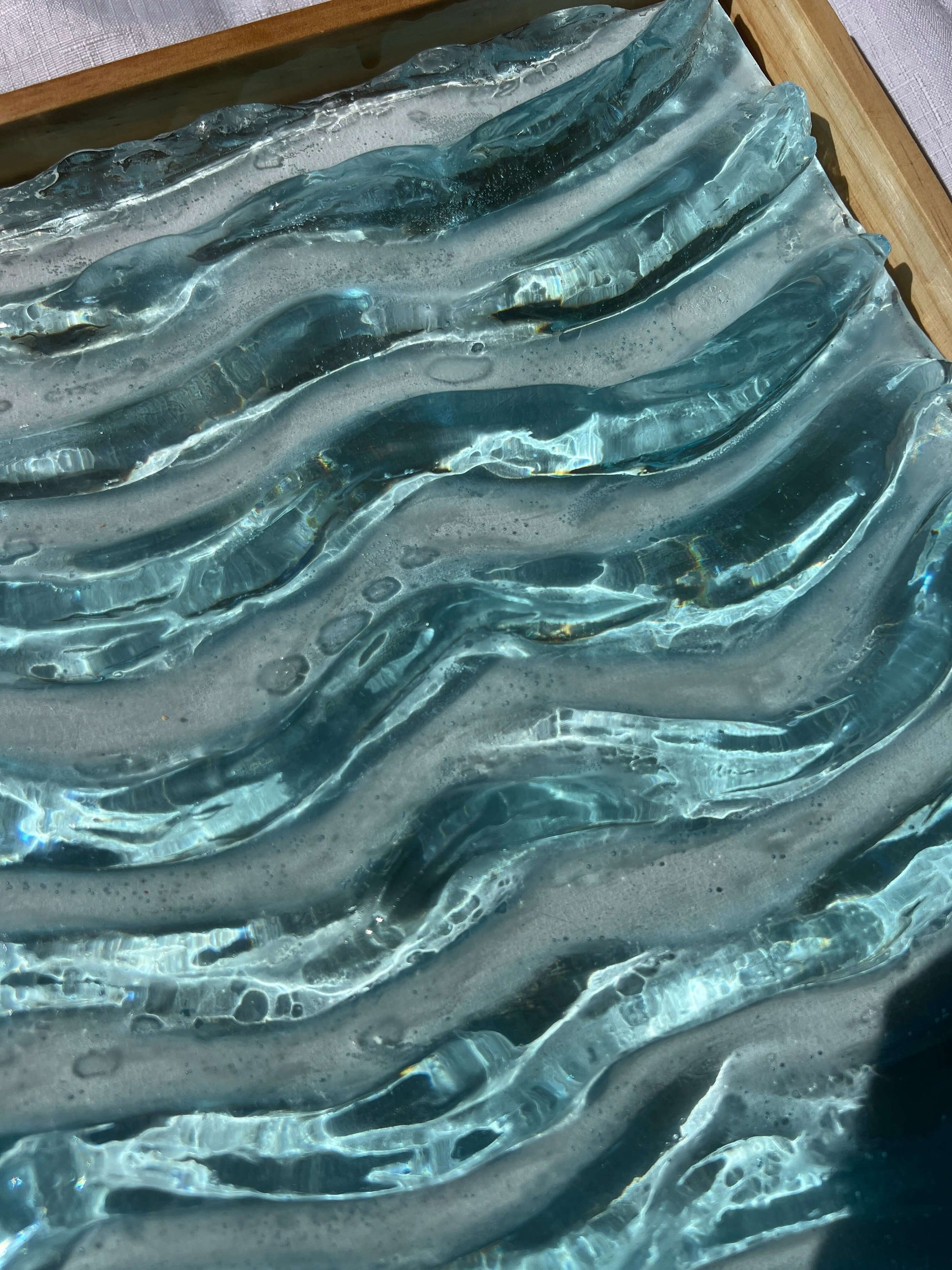 Charcuterie, Cheeseboard, Cheese, Platter, Gifting, Engraving, Personalised, Gift, Handmade, Resin, Ocean-Art, Resin-Waves, resin-art, resin-sculpture, resin-ocean, water, water-art, moving-water-art, sculpture, clear-resin-water, resin-water, resin-artis