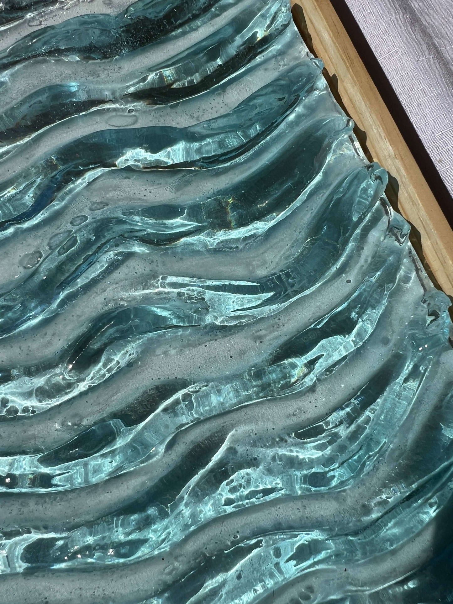 Charcuterie, Cheeseboard, Cheese, Platter, Gifting, Engraving, Personalised, Gift, Handmade, Resin, Ocean-Art, Resin-Waves, resin-art, resin-sculpture, resin-ocean, water, water-art, moving-water-art, sculpture, clear-resin-water, resin-water, resin-artis
