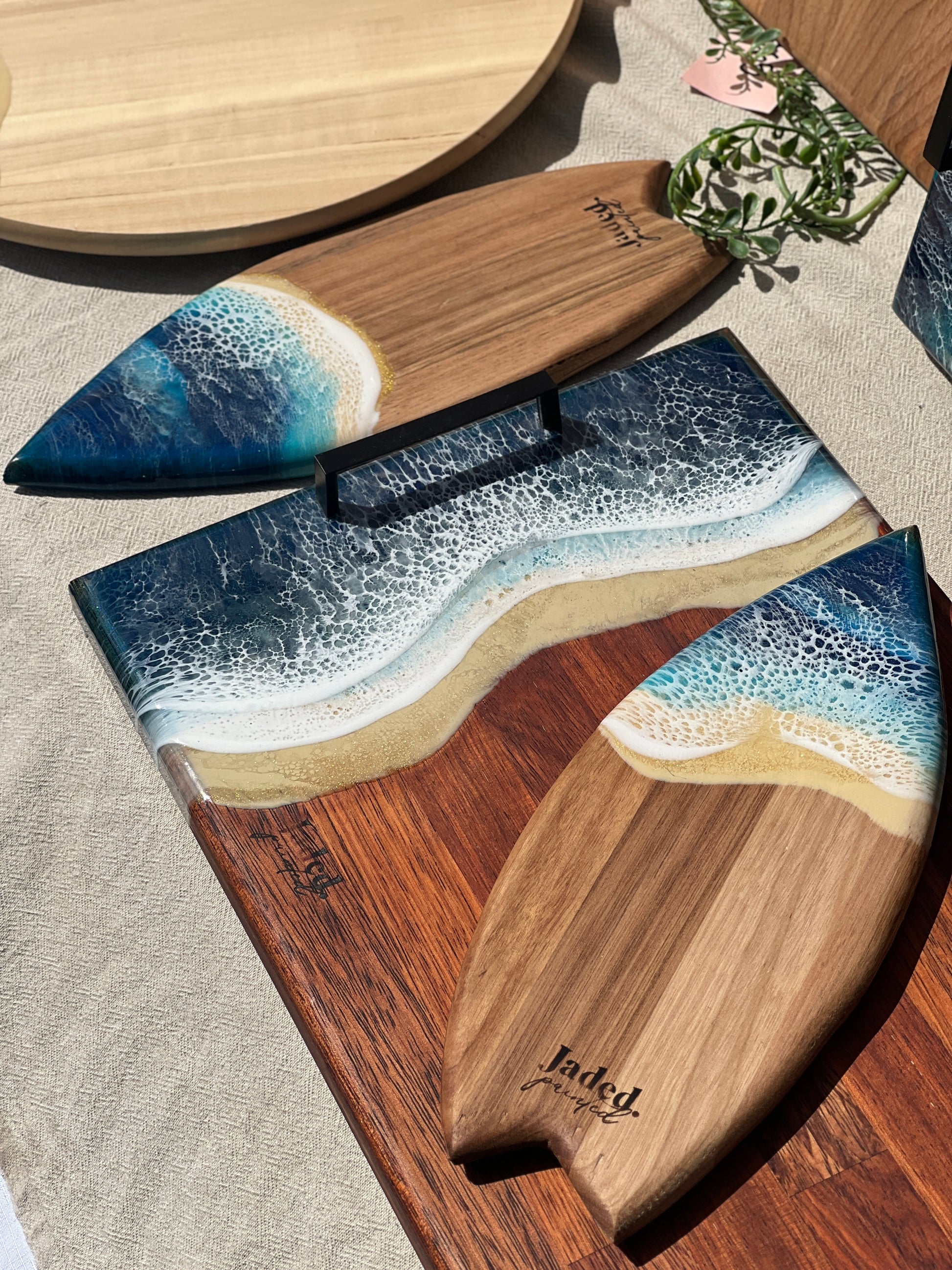 Charcuterie, Cheeseboard, Cheese, Platter, Gifting, Engraving, Personalised, Gift, Handmade, Resin, Ocean-Art, Resin-Waves, the-fifth-design, made-to-order - resin-cheeseboard, resin-gift, resin-art, resin-platter, resin-charcuterie, resin-serving-platter
