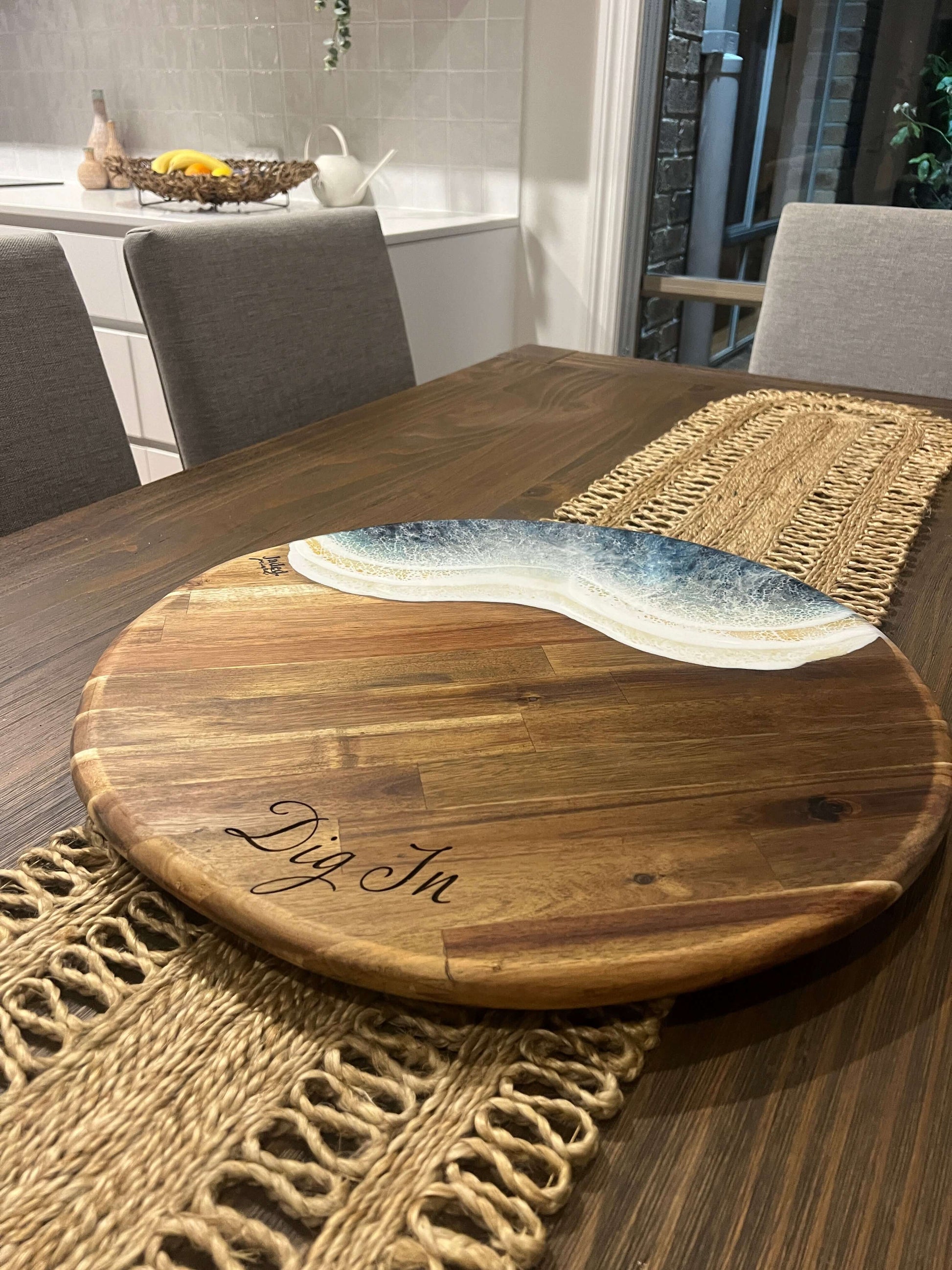 Charcuterie, Cheeseboard, Cheese, Platter, Gifting, Engraving, Personalised, Gift, Handmade, Resin, Ocean-Art, Resin-Waves, the-fifth-design, made-to-order - resin-cheeseboard, resin-gift, resin-art, resin-platter, resin-charcuterie, resin-serving-platter