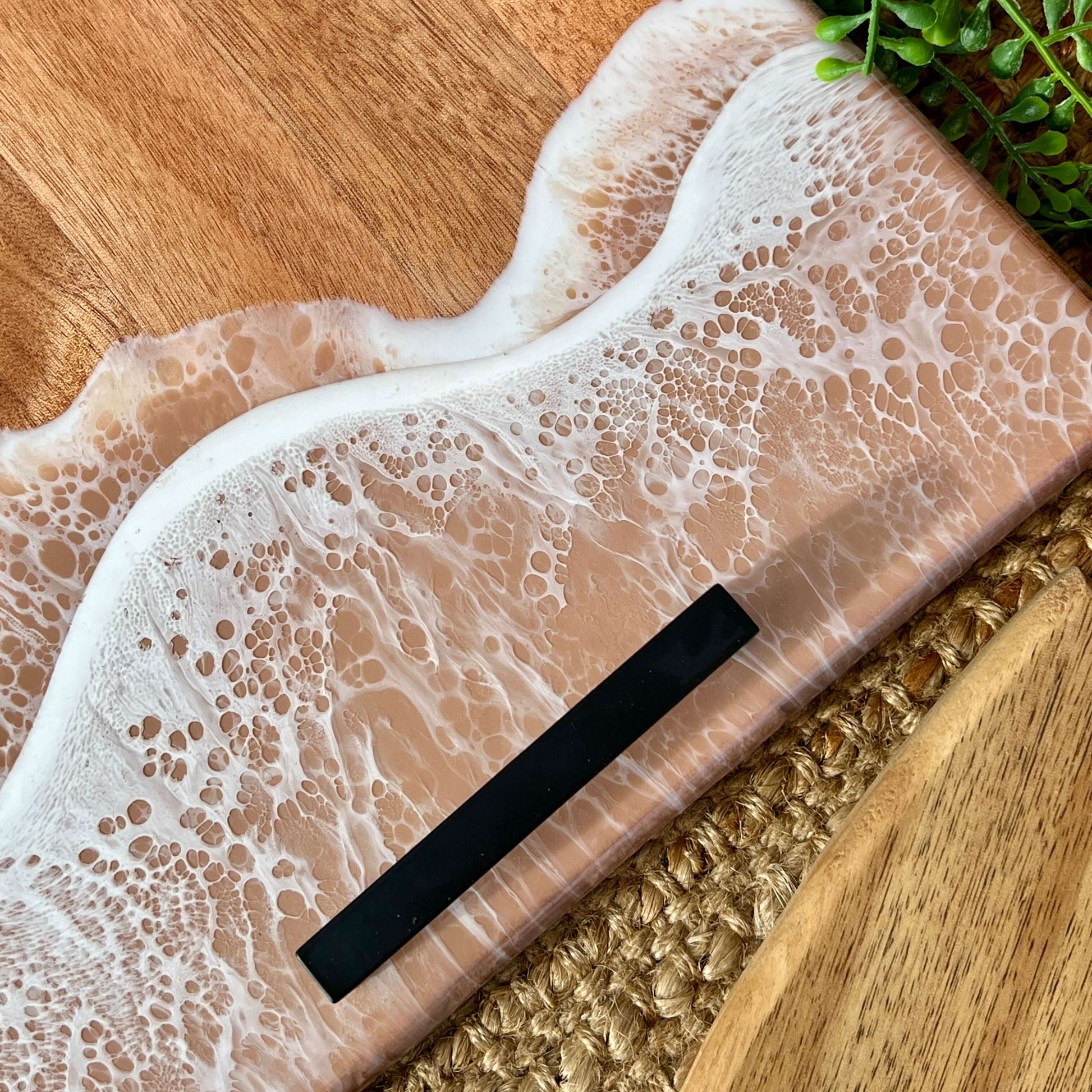 Charcuterie, Cheeseboard, Cheese, Platter, Gifting, Engraving, Personalised, Gift, Handmade, Resin, Ocean-Art, Resin-Waves, the-fifth-design, made-to-order - resin-cheeseboard, resin-gift, resin-art, resin-platter, resin-charcuterie, resin-serving-platter